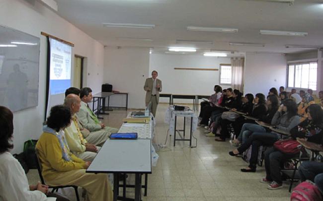 Global Family Chat 23_03_2009.009.jpg - Israeli teachers of Transcendental Meditation hold question and answer session regarding principles of TM at Daburiya High School.